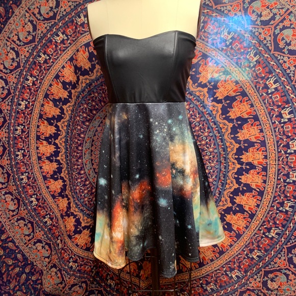 tictoc Dresses & Skirts - TicToc galaxy print strapless dress size medium